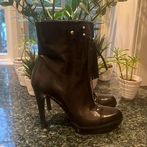 Stuart Weitzman Black Zip Up Platform Boots Size 8
